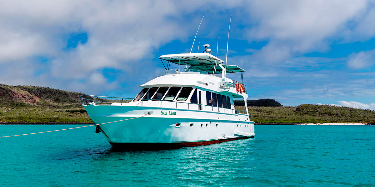 finch-bay-galapagos-hotel-sea-lion-yacht