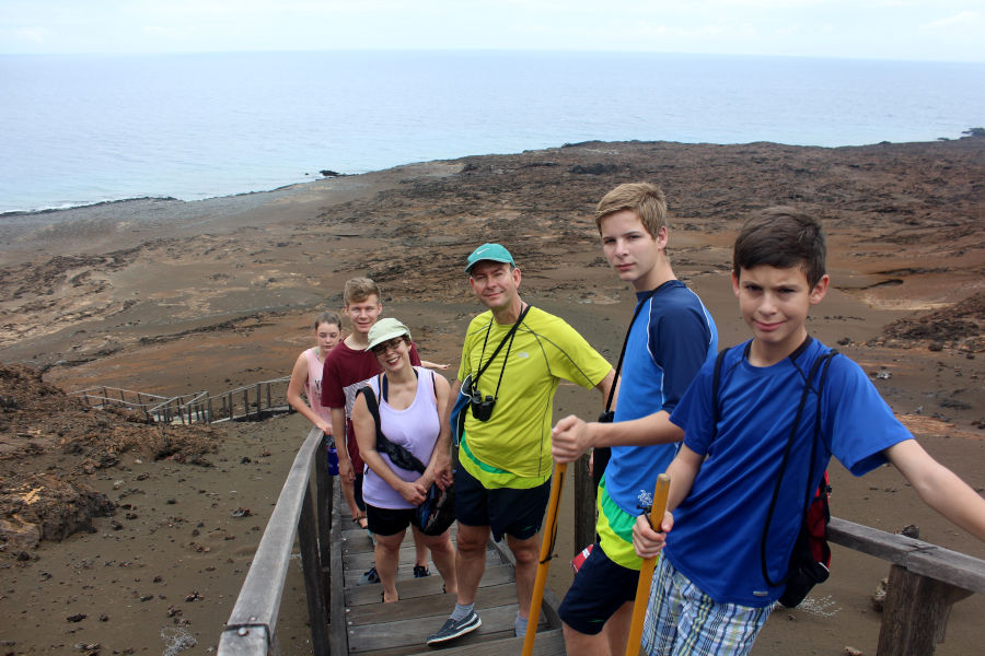 Diferentes generaciones disfrutan de una expedición en las Galápagos