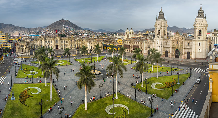 Plaza en Lima, Perú