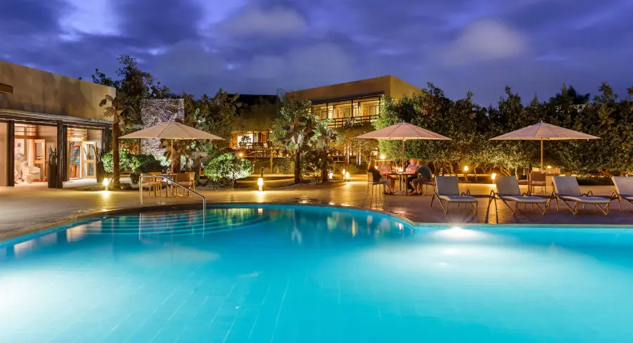 Piscina del Hotel Finch Bay Galapagos