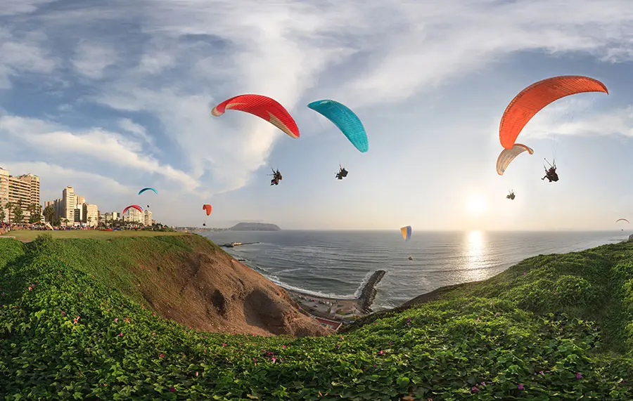 Paragliding in Lima's coastline, Peru