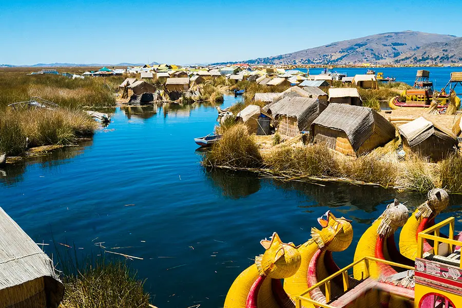 Islas flotantes de los Uros en Puno, Perú
